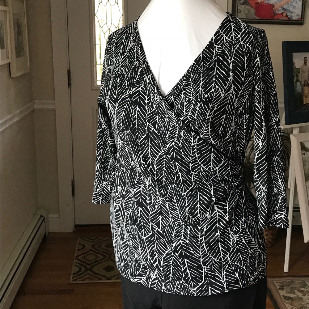 Coldwater Creek Black & White Top xl